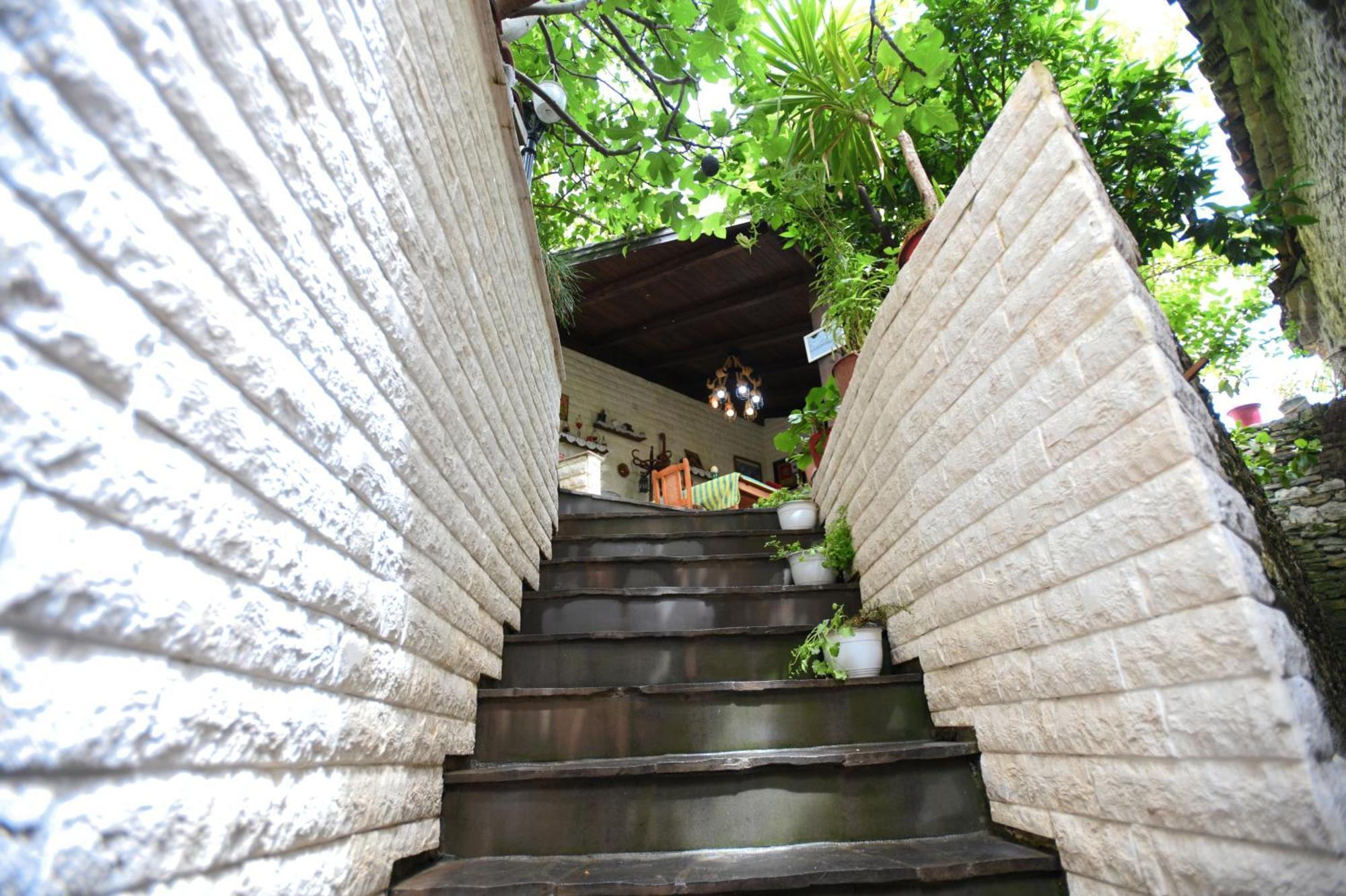 Guesthouse Alvaro Kadiu Berati Exterior foto
